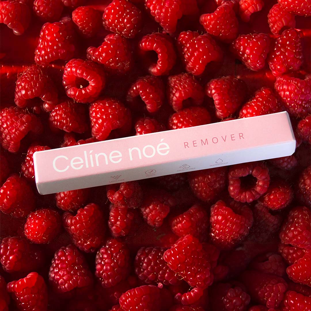 Remover voor lash sfeerbeeld neergelegd op frambozen 